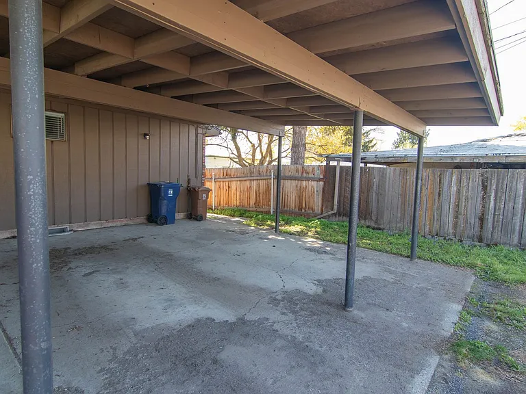 2218 W Cleveland Ave — Photo 15