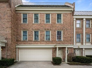 2 Landmark, Northfield, IL 60093