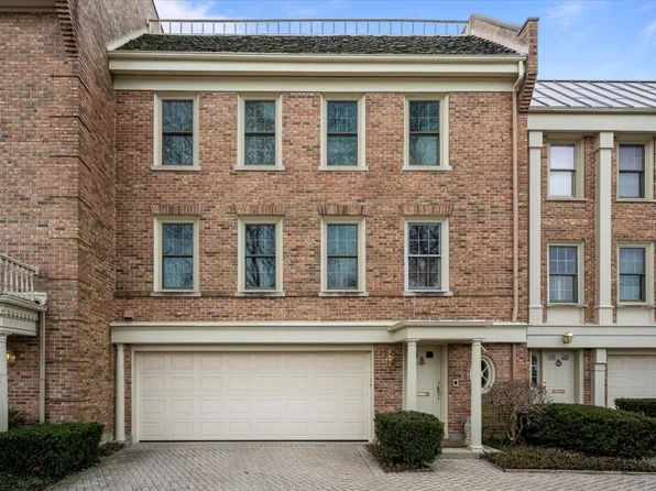 2 Landmark, Northfield, IL 60093