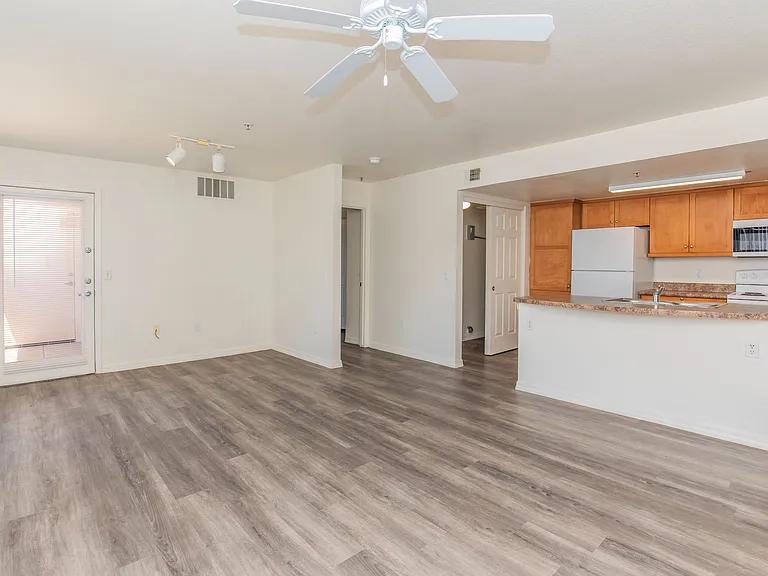 Indigo Pointe Apartments — Photo 44