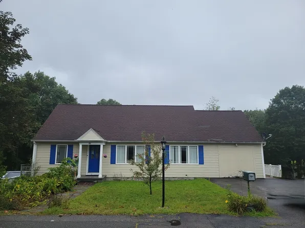 81 Clark Ave, Dracut, MA 01826