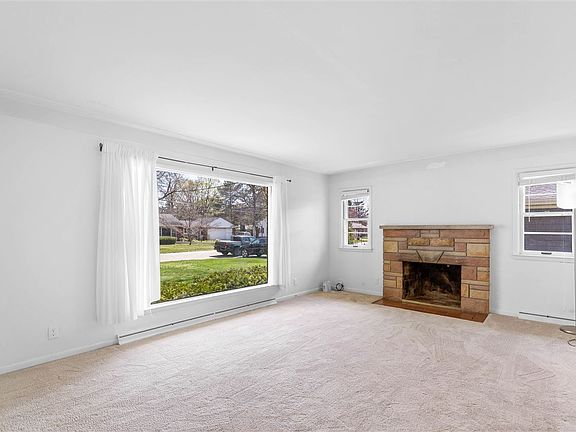 3rd image of 1885 Radcliff Ave SE