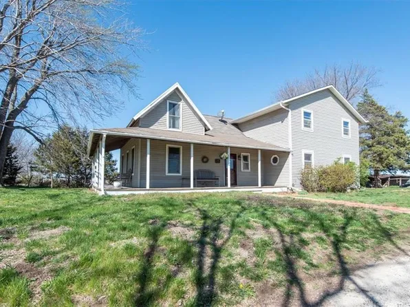 18492 Effingham Rd, Valley Falls, KS 66088