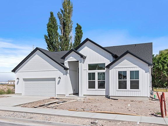 Finished home photos are representational images only. See sales agent for details.