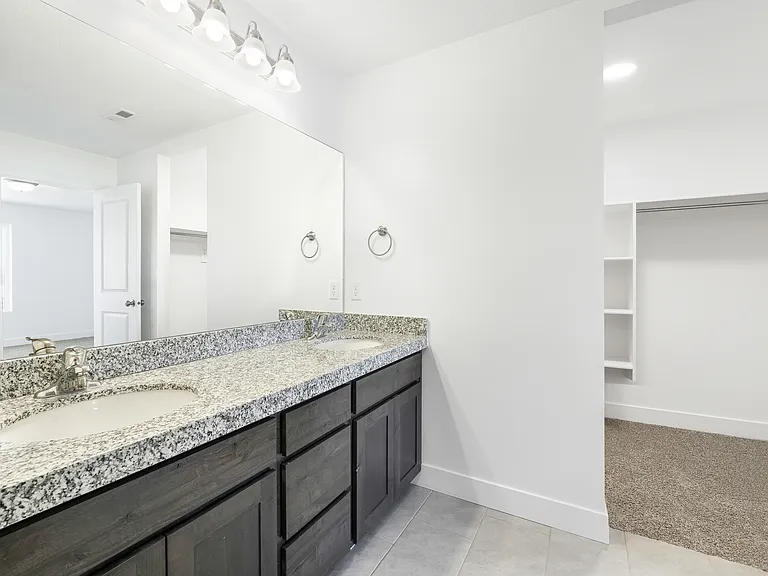 5248 N Folkstone Dr — Photo 22
