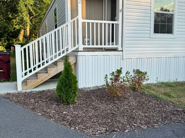 12 Bluebird Rd, South Glens Falls, NY 12803