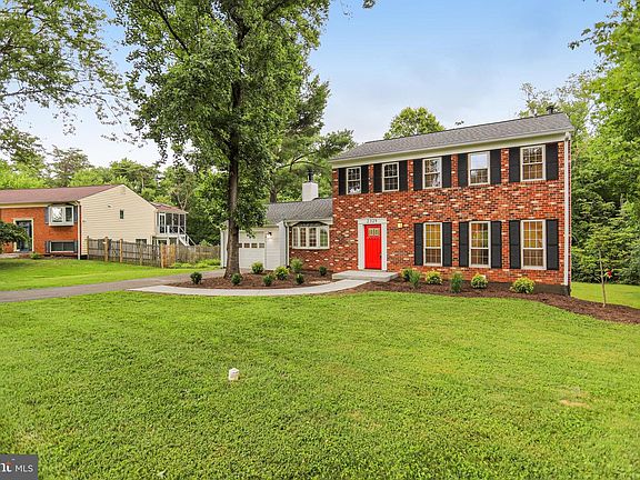 4th image of 2329 Bedfordshire Cir