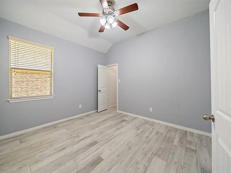 2406 Winter Trail Dr — Photo 25