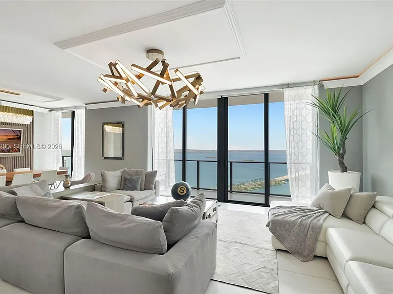 501 NE 31st St #Penthouse 4302 — Photo 1