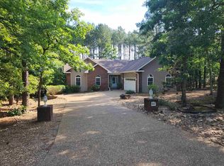 320 Maderas Dr, Hot Springs Village, AR 71909