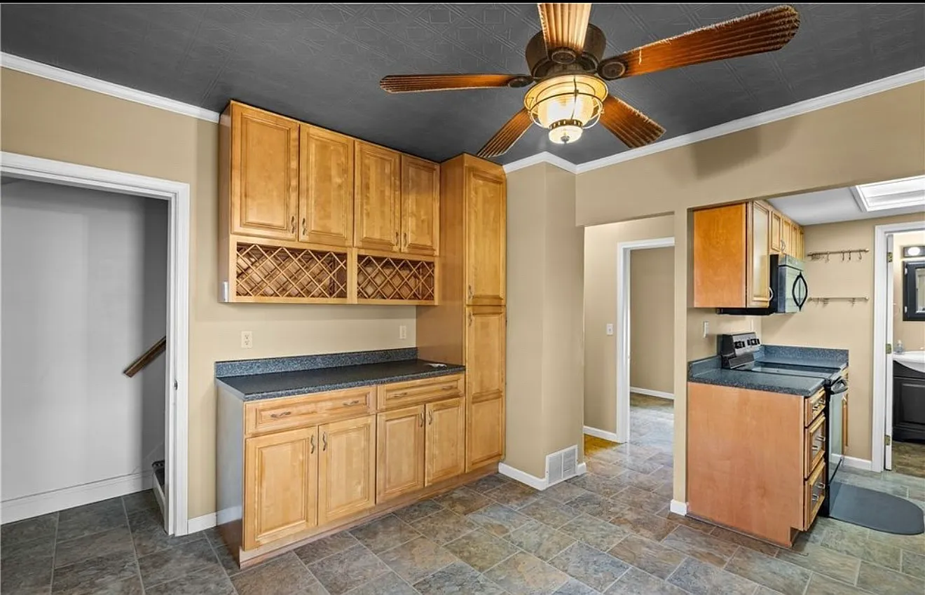 3 bed, 1600 sqft, $1,750 — Photo 3