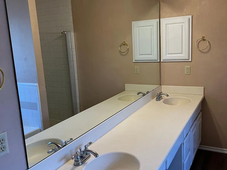 1812 Brittany Ln — Photo 6