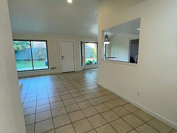 5th image of 11007 Maple Rock Dr