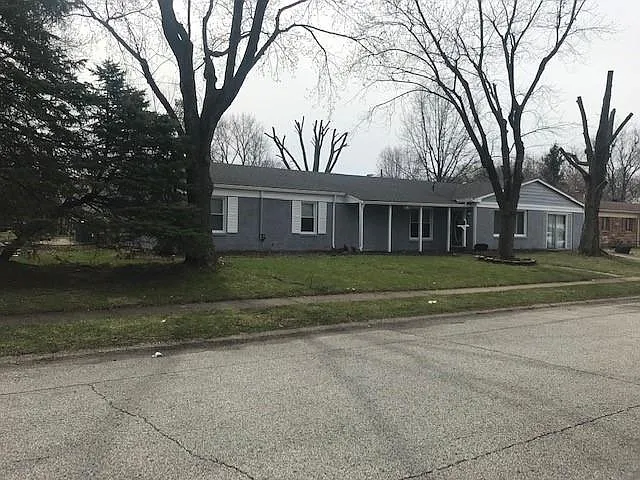 7911 E Bellwood Dr photo 1
