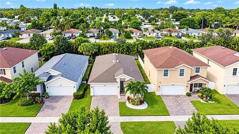 4 bed, $4,250 — Photo 2