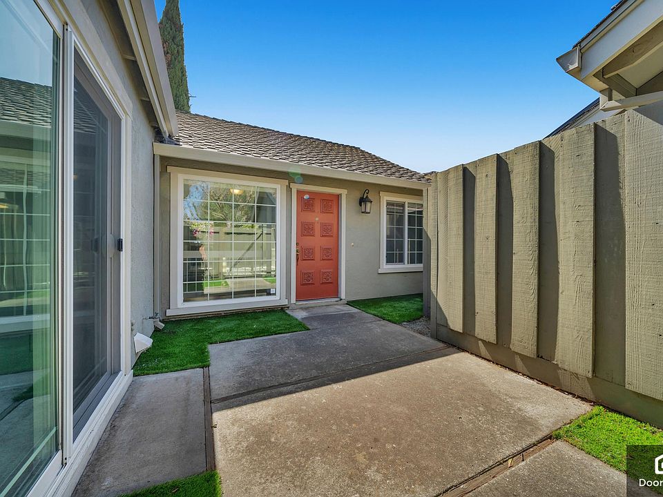 1st image of 5680 Hollyleaf Ln