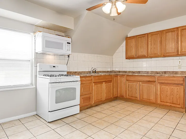 1720 N Saint Louis Ave #2 — Photo 12