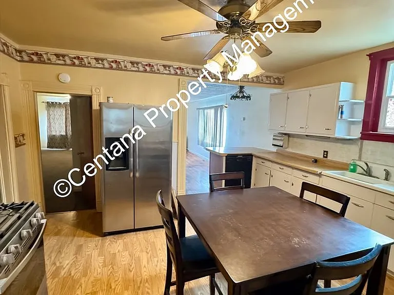 611 N Main St — Photo 13