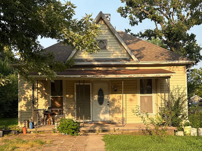 Neosho St — Photo 1