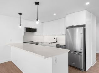 44 Charles West, Toronto, ON M4Y 1R7