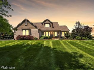 8785 Southridge Dr, Howell, MI 48843