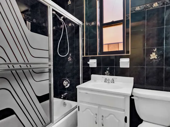 828 Gerard Avenue image 7 of 9