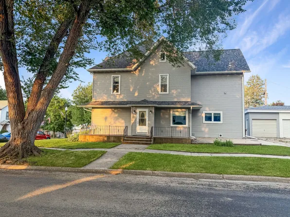 105 W High St, Orangeville, IL 61060
