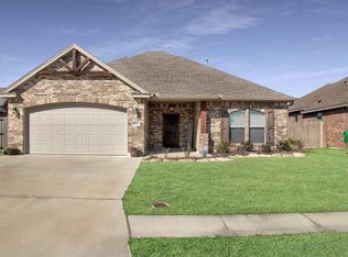 6925 Woodridge Dr, Lumberton, TX 77657