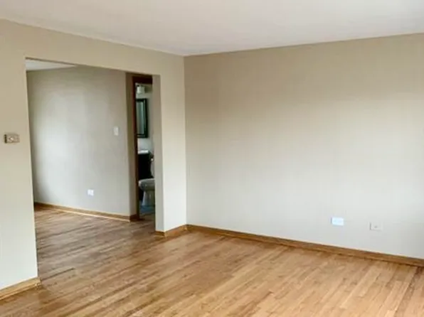 7906 S Whipple St #1, Chicago, IL 60652