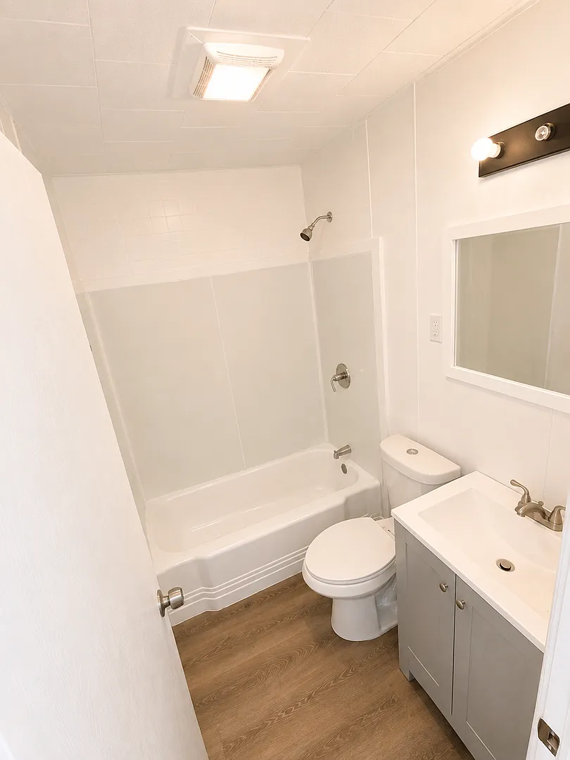 For Lease — Photo 2