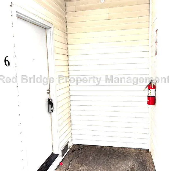 1607 SW Montgomery St #6 — Photo 3
