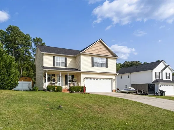 114 Coral Ln, Thomasville, NC 27360
