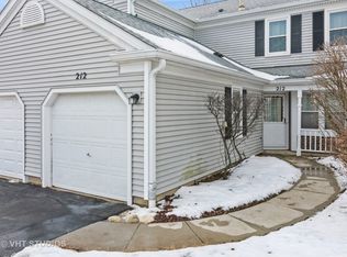 212 University Ln, Elk Grove Village, IL 60007