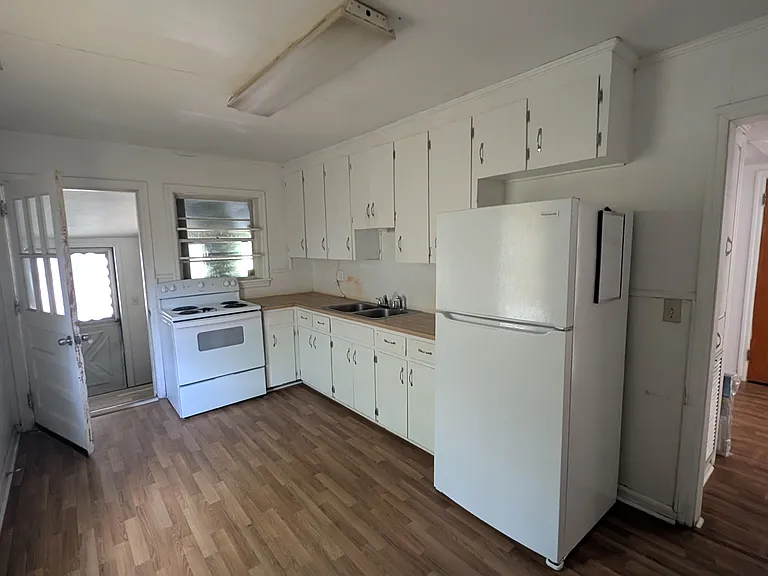 200 Naomi Dr — Photo 5