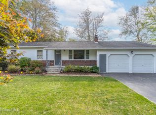 34 Christina Dr, Schenectady, NY 12303