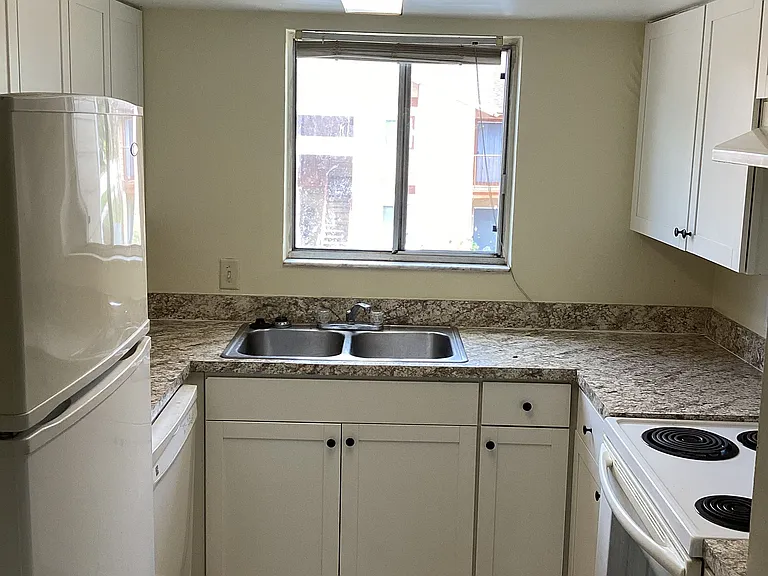 2052 Bowen Dr #2052 — Photo 7
