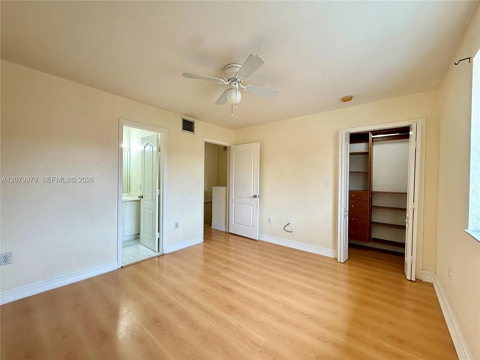 2 bed, 2.5 bath, 970 sqft, $2,500 — Photo 4