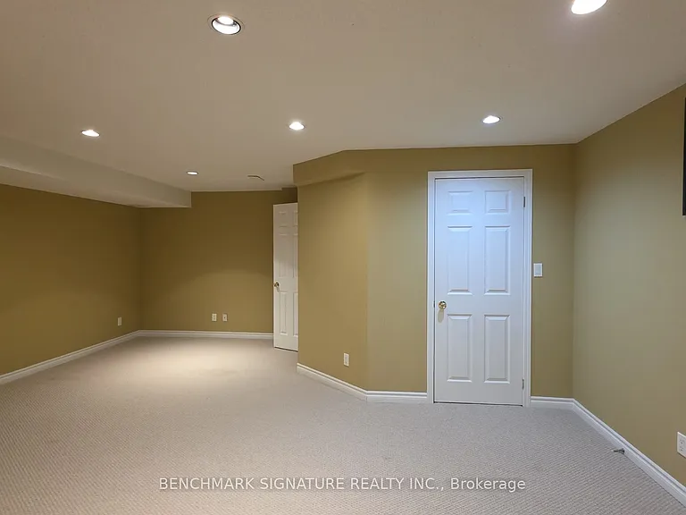 2030 Bur Oak Ave — Photo 37