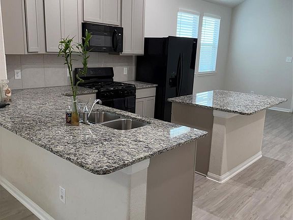 5th image of 3056 Plateau Dr