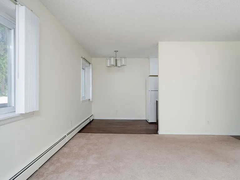 242 West Franklin Ave — Photo 47
