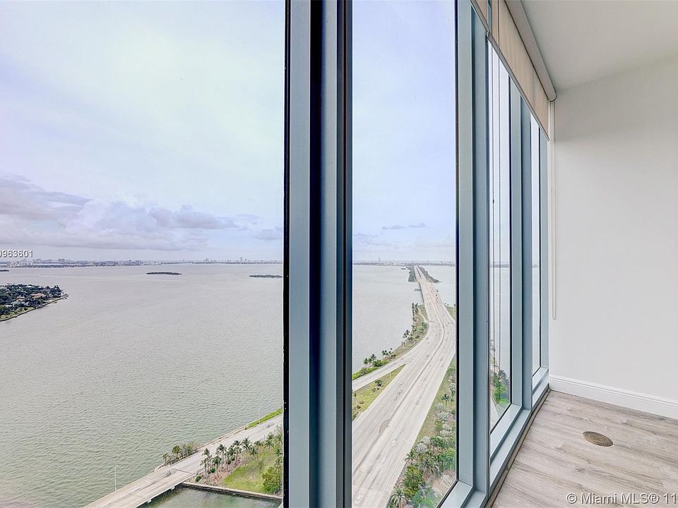 1st image of 601 NE 36th St APT 3109