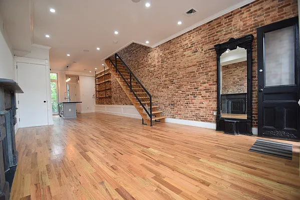 Rented by Urban Realty NYC | media 8
