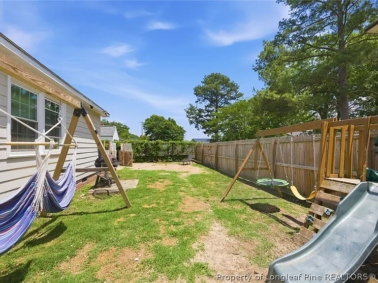 202 N Jackson St — Photo 23