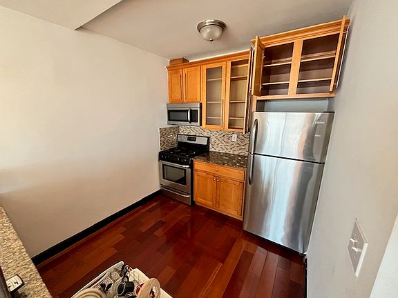 2nd image of 122 Beach 26th St #524
