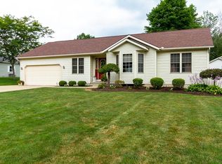 538 Old Coach Ln, Salem, OH 44460