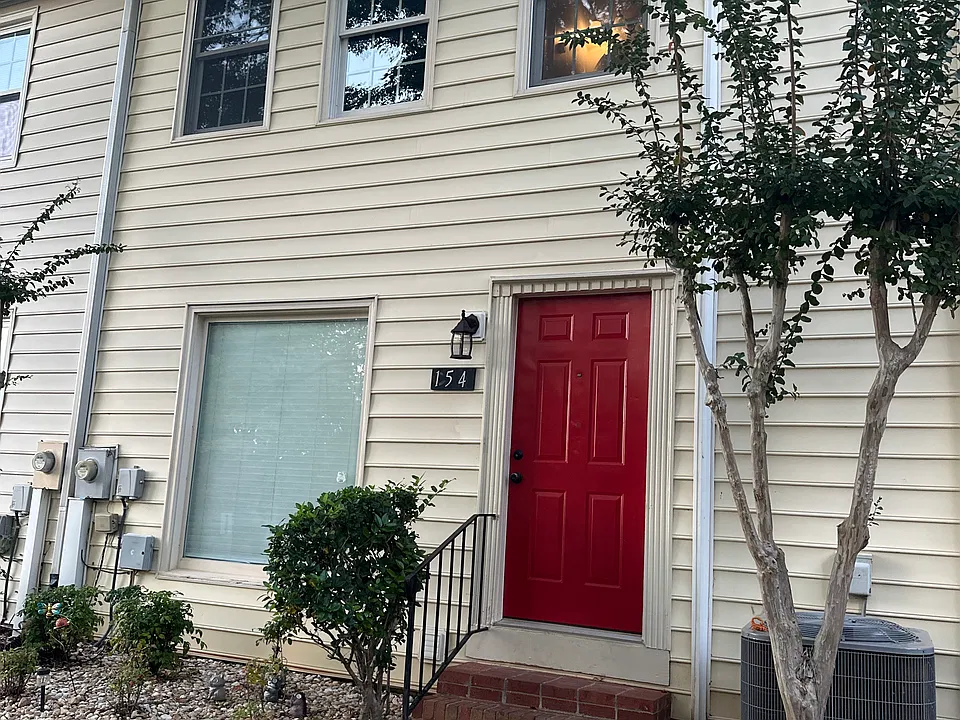 154 Holcomb Ferry Rd