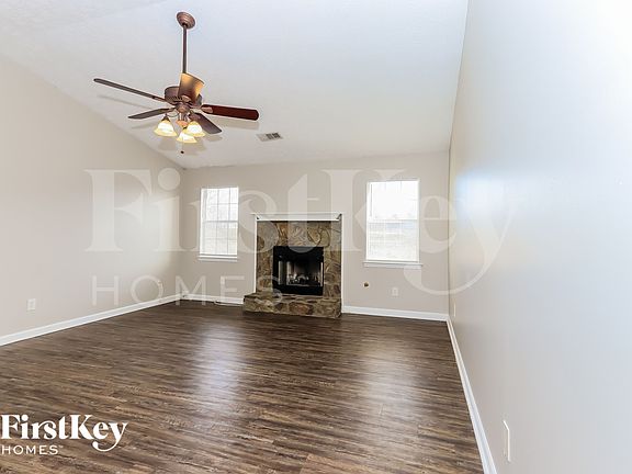 4th image of 128 Greenleaf Dr