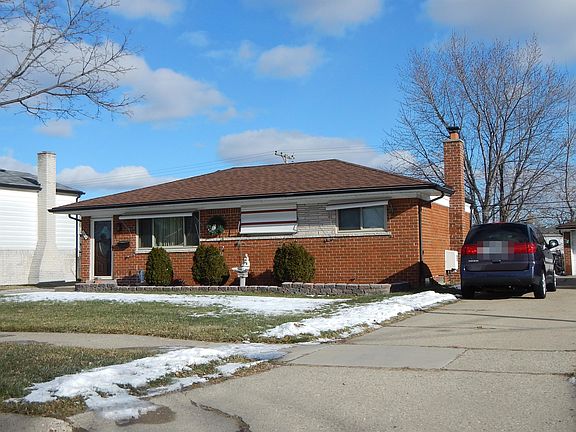 4th image of 32614 Norwood Dr