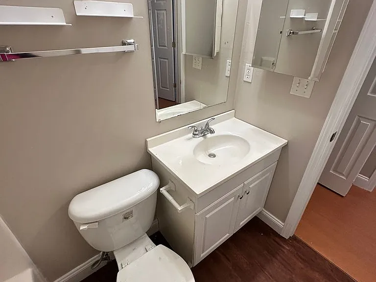 11 Gotham Dr #B — Photo 7