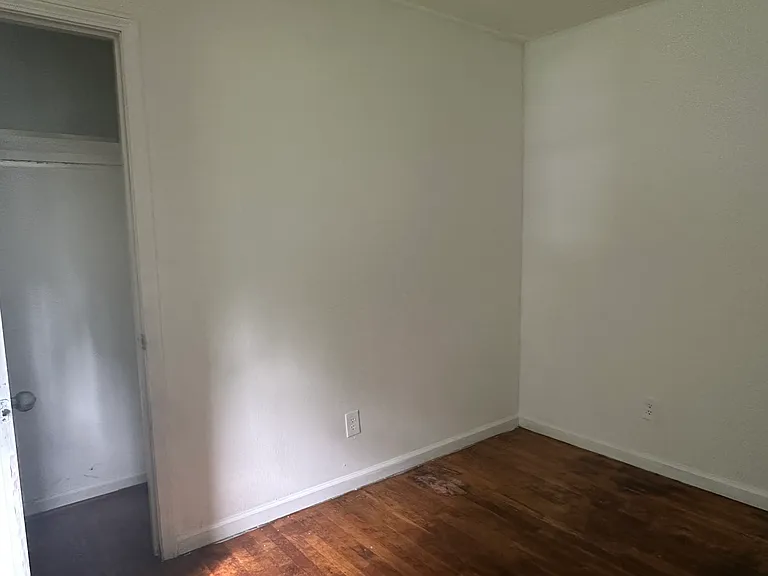 1310 Beaverbrook Dr — Photo 1